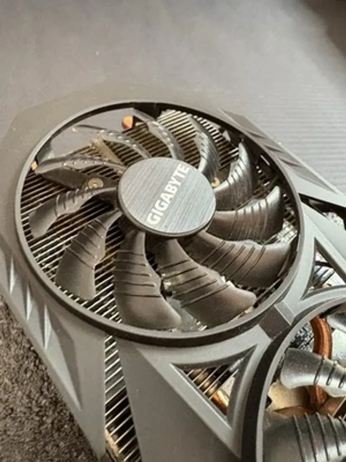 GIGABYTE GeForce GTX 970 - photo numéro 2