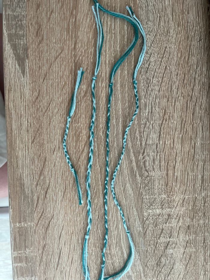 Lot de bracelets tressés (+ bague) ou au choix - photo numéro 2