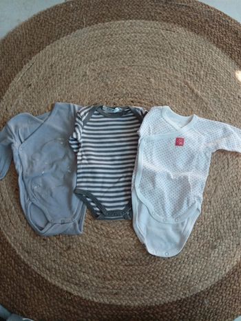 Lot de bodies 1 mois