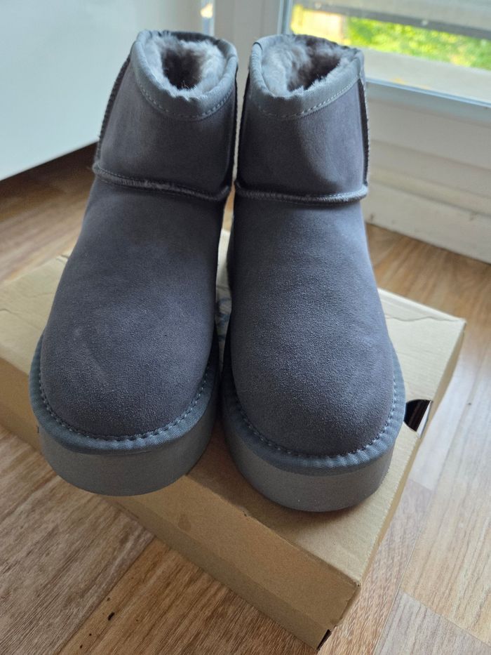 Bottine ugg grise neuve 39 - photo numéro 3