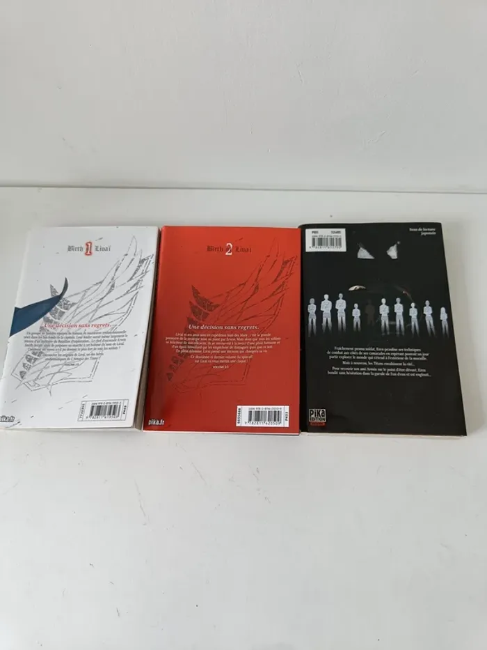 lot de 3 mangas : L'attaque des titans - birth of Livaï Tome 1 et 2 + L'attaque des titans 2 - photo numéro 2
