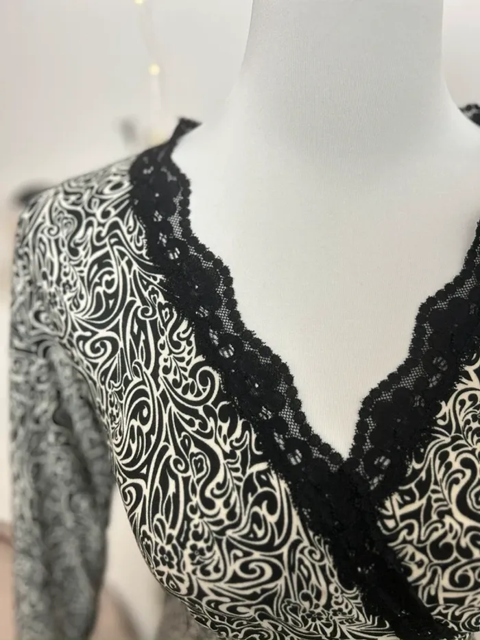 Top vintage cintré manche 3/4 noir et blanc taille 1 - photo numéro 2