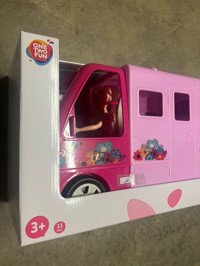Mon camping car avec poupée et 11 accessoires.A partir de 3 ans - photo numéro 3