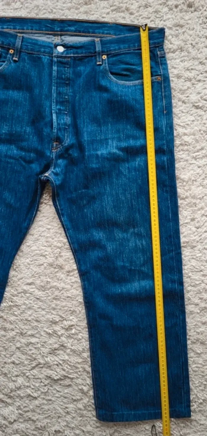 Jean Levi's bleu Taille 52 FR raccourci en L30 - photo numéro 14