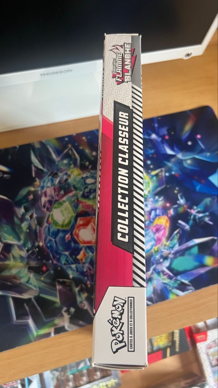 Coffret classeur Pokémon Flamme blanche Ev10.5 - photo numéro 4
