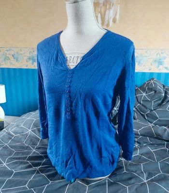 Pull bleu roi
