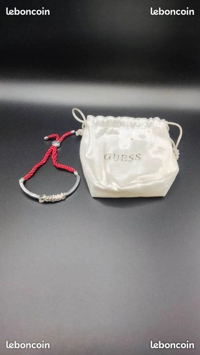 Bracelet Guess réglable avec cordon rouge - photo numéro 4