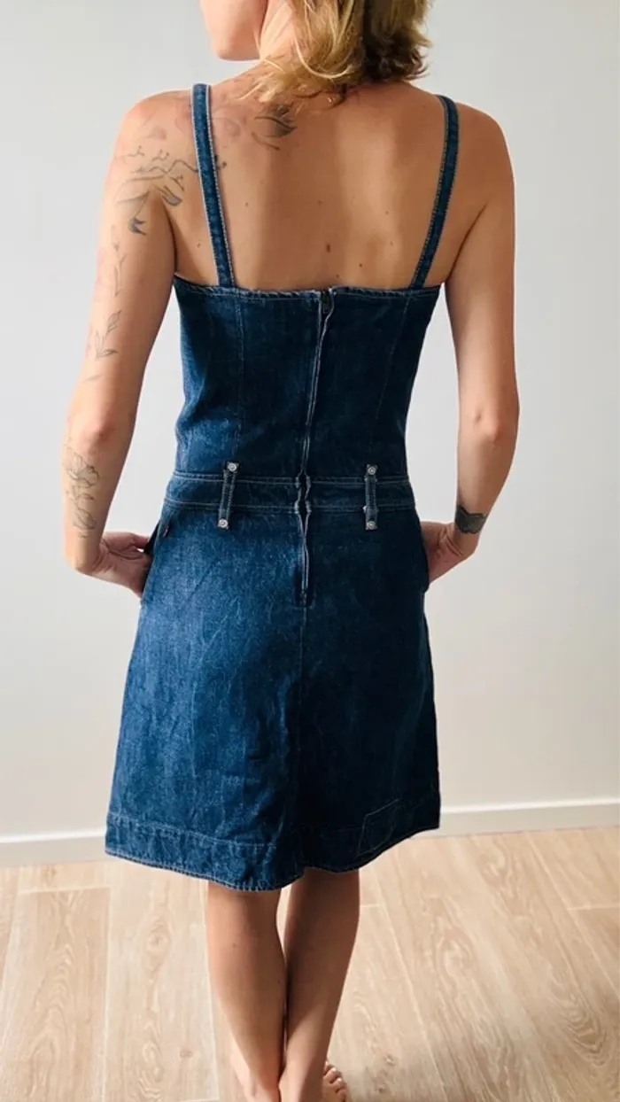 Robe jean Levis taille XS en très bon état - photo numéro 3