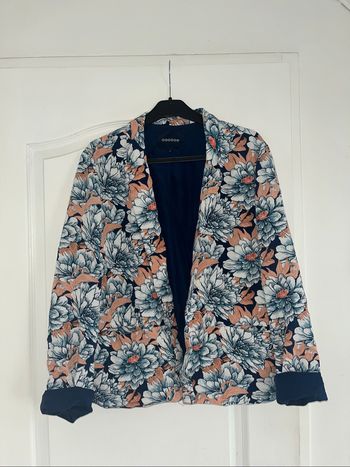 Jolie veste fleurie