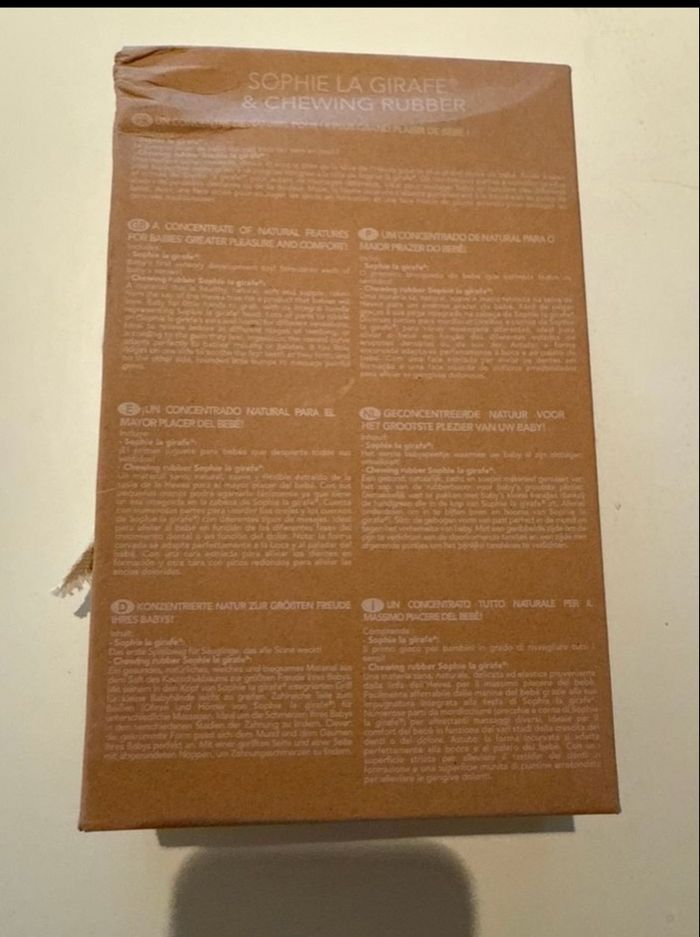 Sophie, la girafe et le chewing rubberr - photo numéro 2