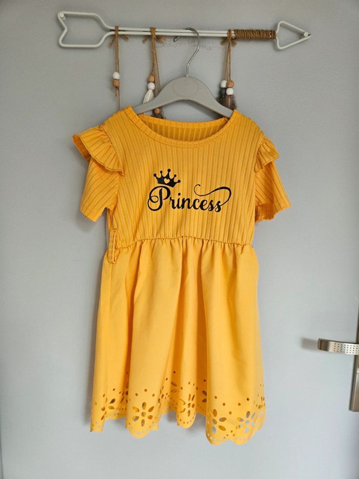 Robe 4 ans
