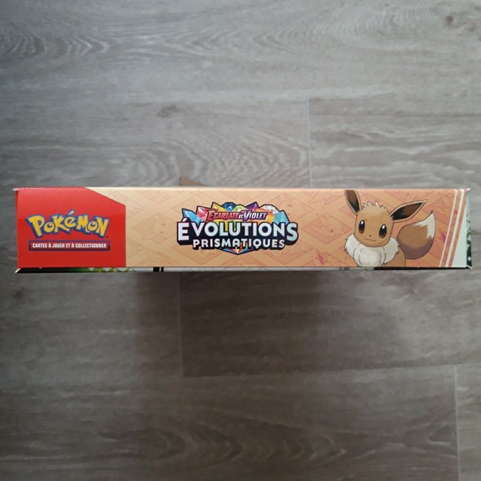 Coffret Pokémon Évolutions Prismatiques Collection Pochette à Accessoires NEUF - photo numéro 3