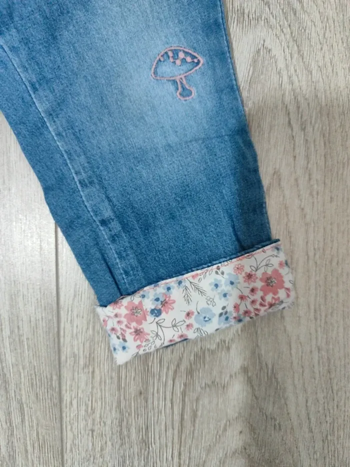 Pantalon fleuri. 12 mois - photo numéro 4
