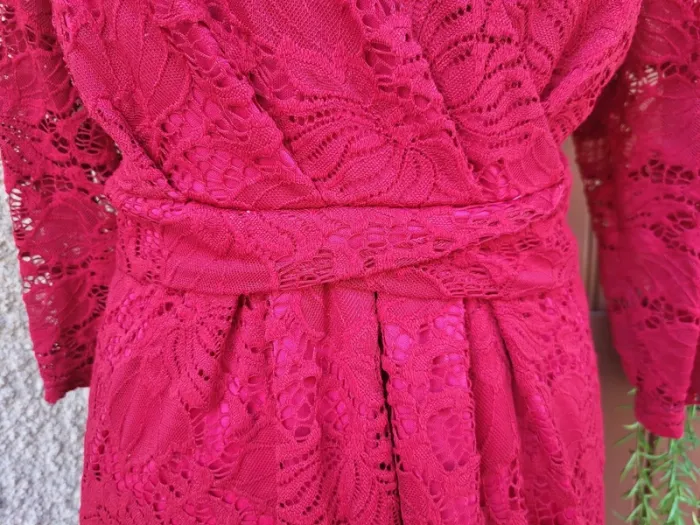 Robe dentelle asymétrique rouge framboise taille 46 - photo numéro 4