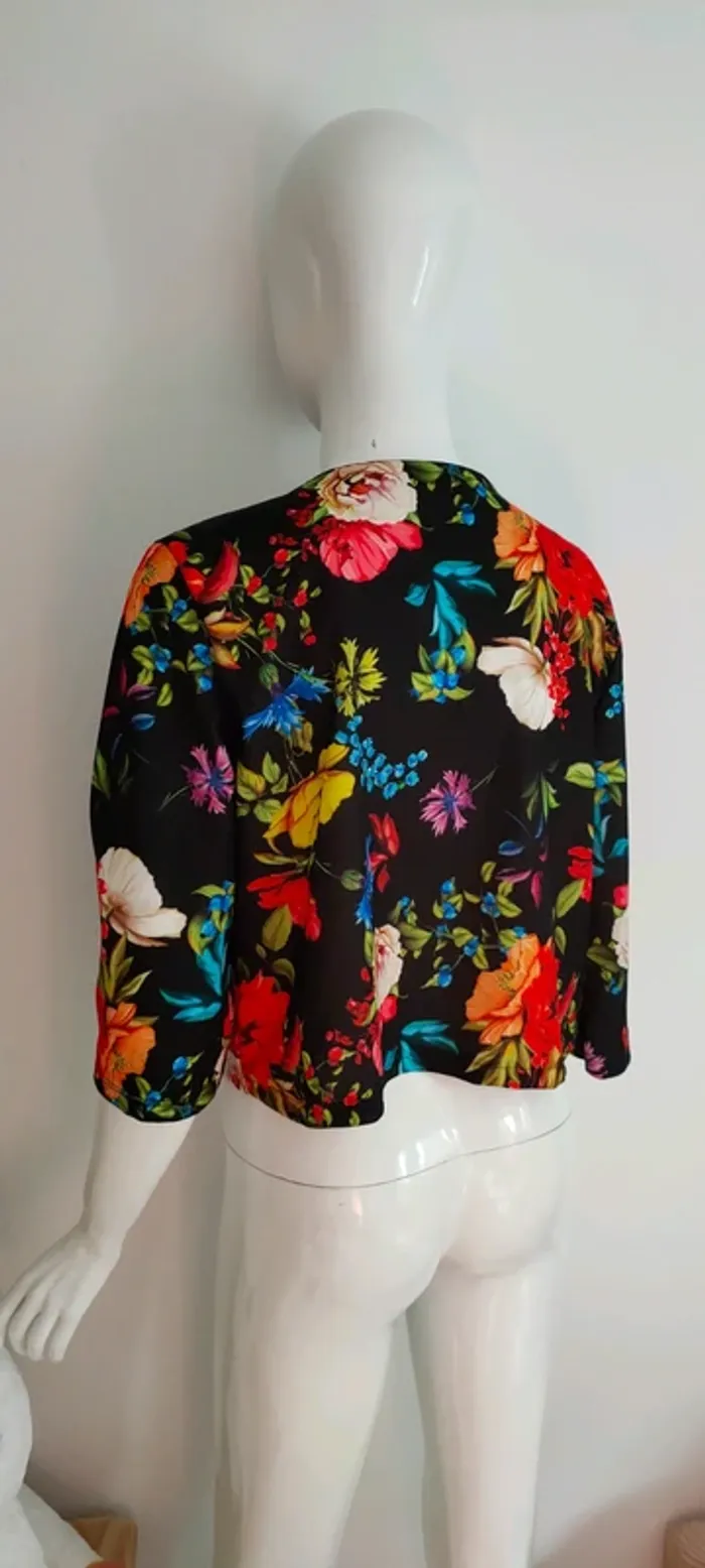 Veste manches 3/4 fleurie, couleurs vives - photo numéro 5