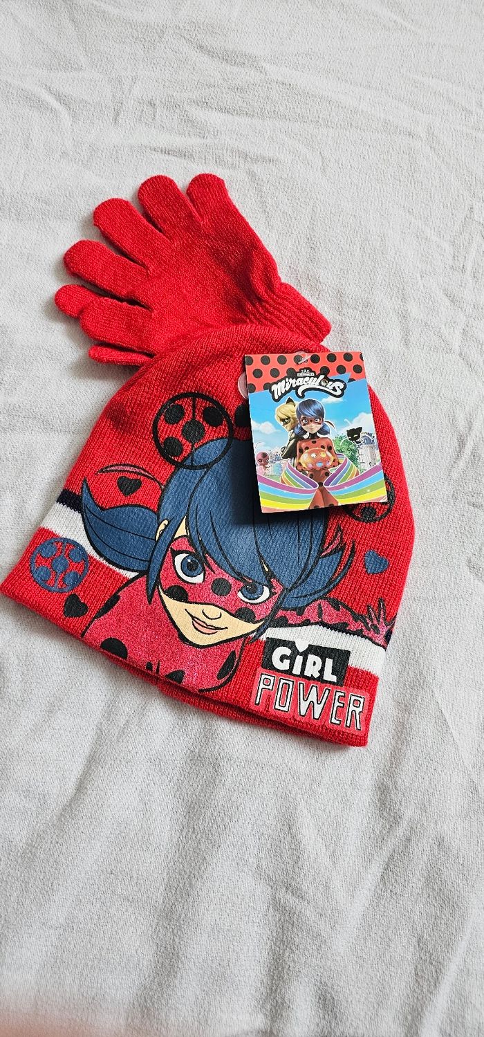 Ensemble neuf bonnet et gants Miraculous Ladybug –Girl Power