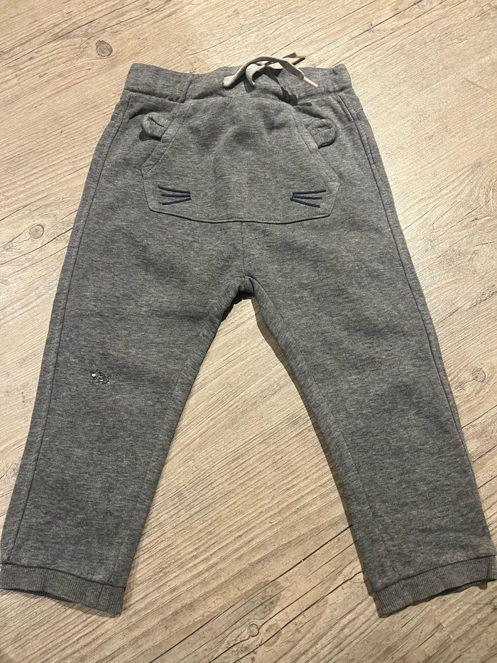 Pantalon gris kiabi taille 36 mois