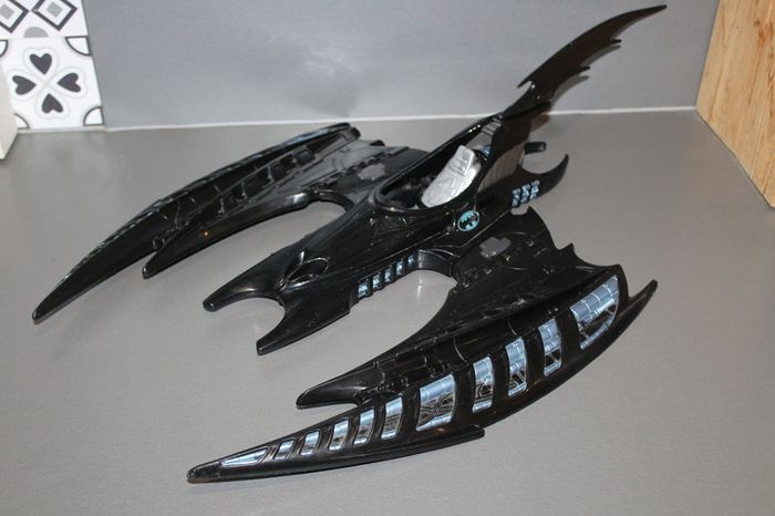 Véhicule Batwing Batman - DC Comics