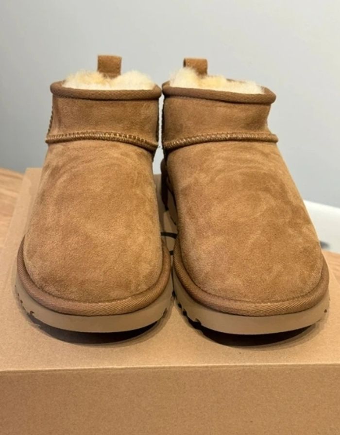 Bottes de neige courtes UGG 🌰37 - photo numéro 3