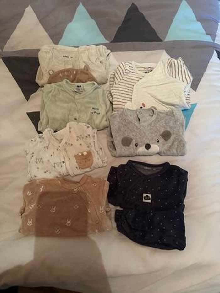 Lot vêtement garçons taille 6 mois - photo numéro 9
