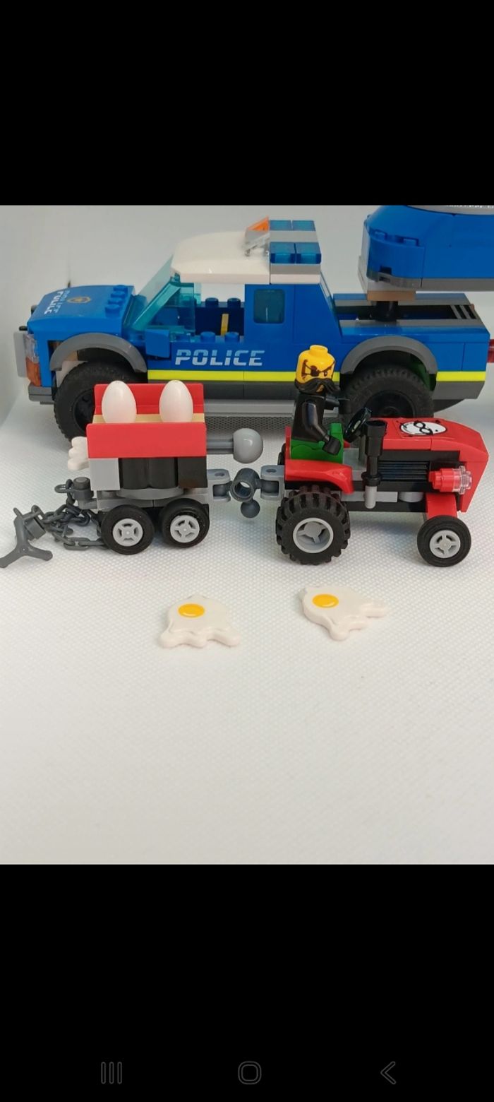 Figurine LEGO City 60315 Le camion de commandement mobile de la police
2 Notice fournie - photo numéro 3