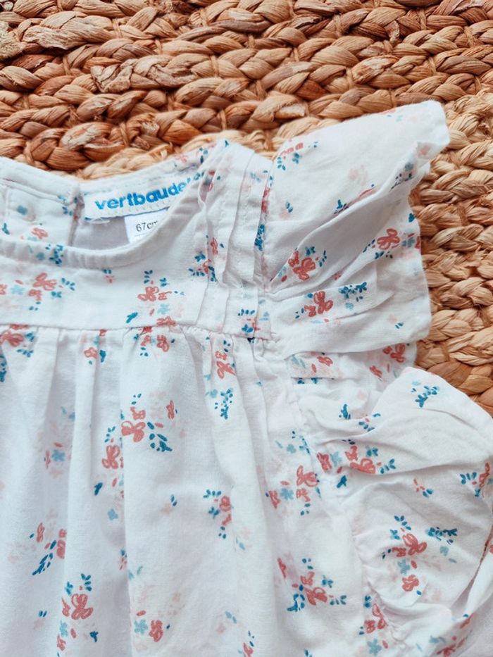 Jolie robe blanche évasée à petites fleurs 6 mois neuve - photo numéro 3