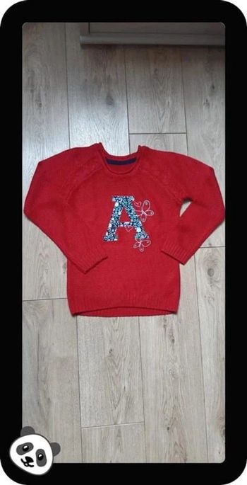 Pull c&a rouge "A" 8 ans en très bon état