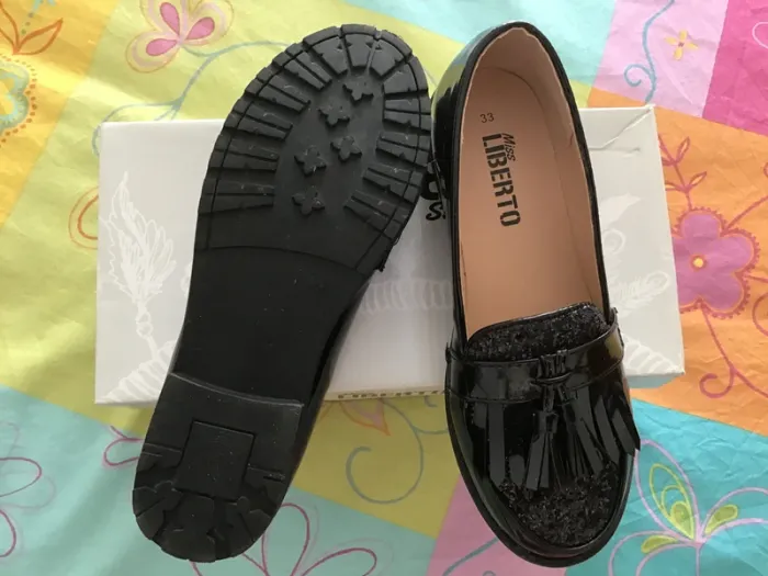 Chaussures noires vernis taille 33 - photo numéro 2