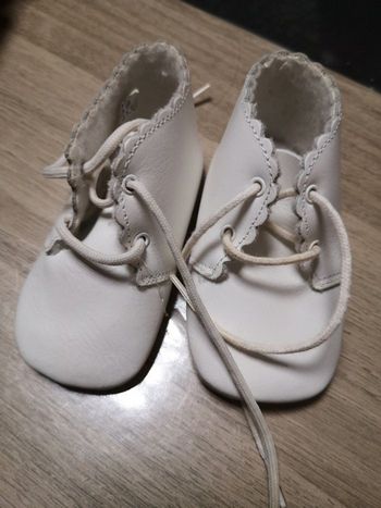Chaussures t20/21 de baptêmes