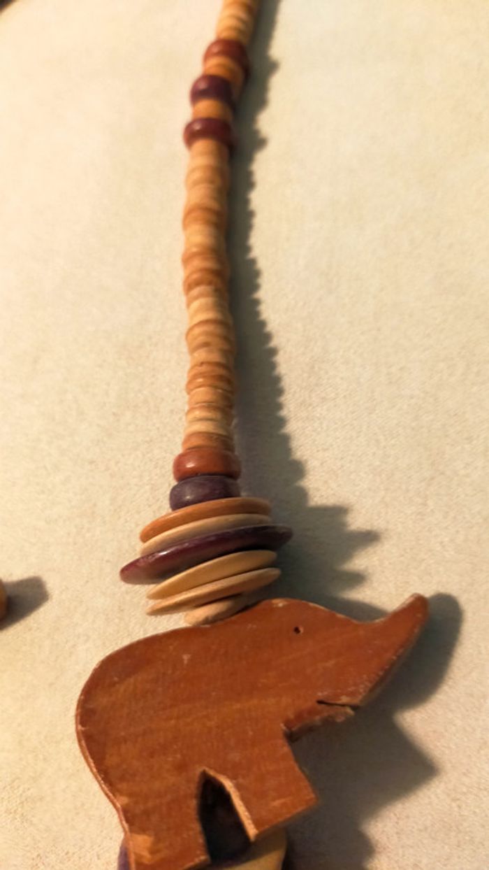 Collier vintage bois & nacre - Éléphants sculptés - Collection Terres d’Ailleurs - photo numéro 9