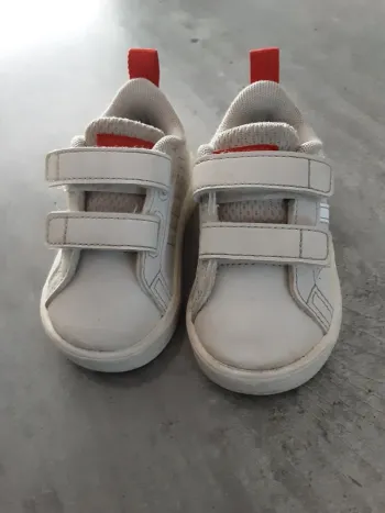 Baskets Adidas bb 19