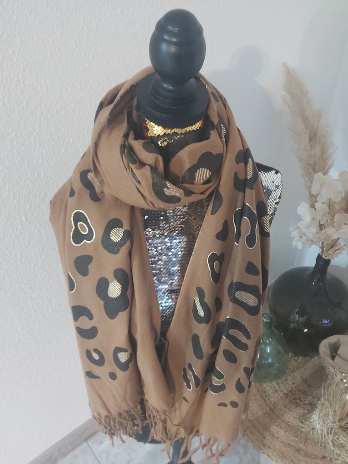 Echarpe léopard - photo numéro 3