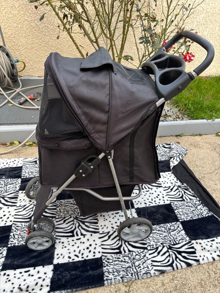 Poussette animaux chien chat