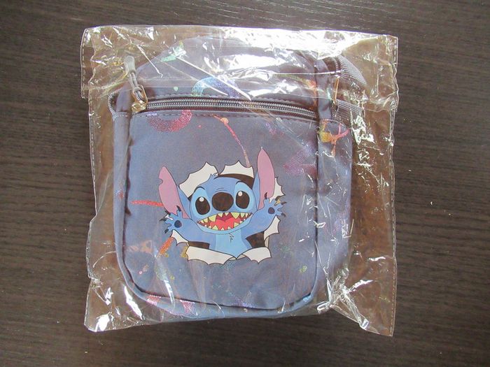 Sac / Sacoche à bandoulière Stitch neuf - photo numéro 4