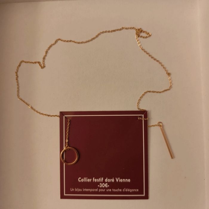 Collier festif doré vienne