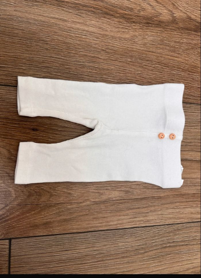 Legging blanc 1 mois - photo numéro 3
