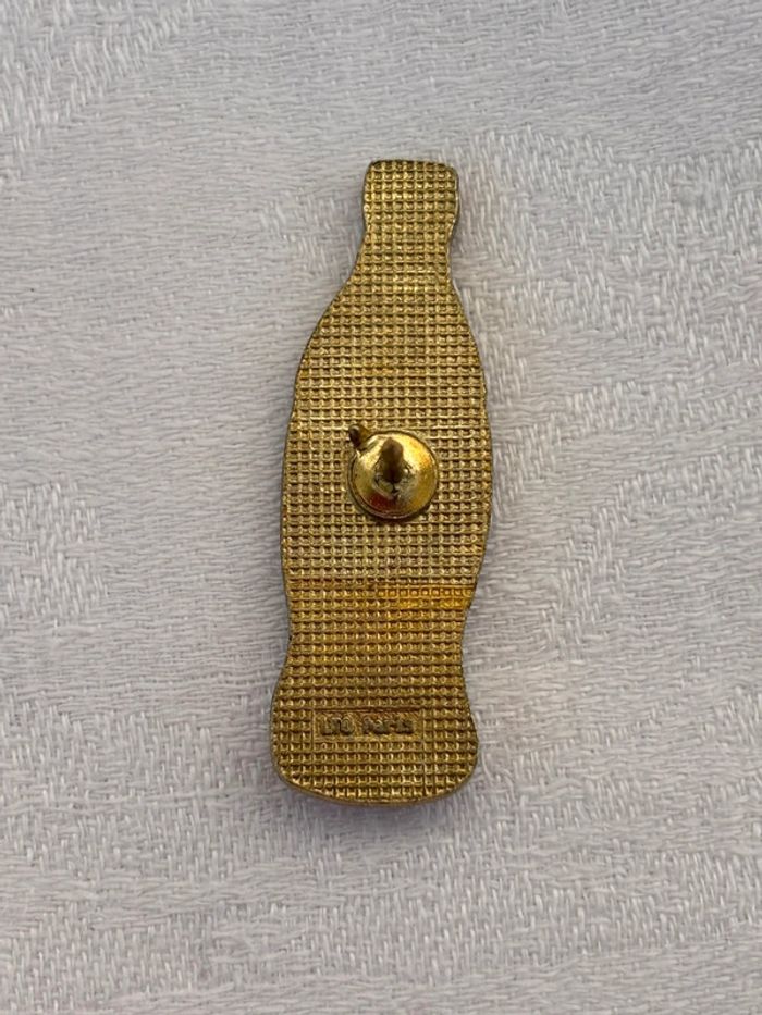 Pin’s vintage Coca Cola - photo numéro 2