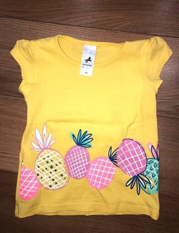 T shirt jaune C&A 🌺 très bon état taille 3 ans