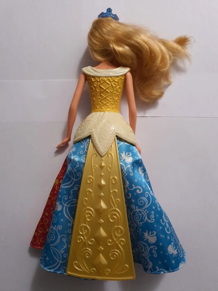 Poupée Princesse Disney : Aurore et sa robe enchantée Mattel - photo numéro 6