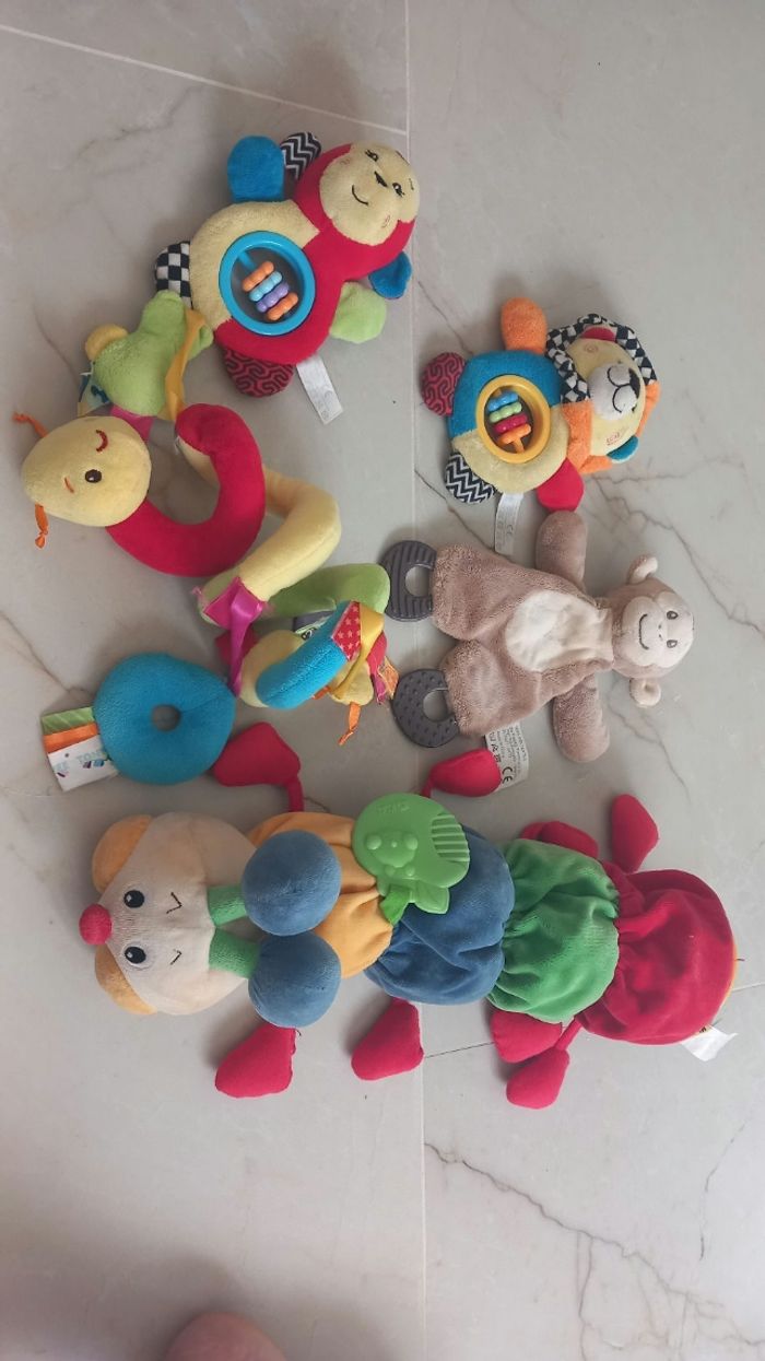 Lot jouets d'éveil