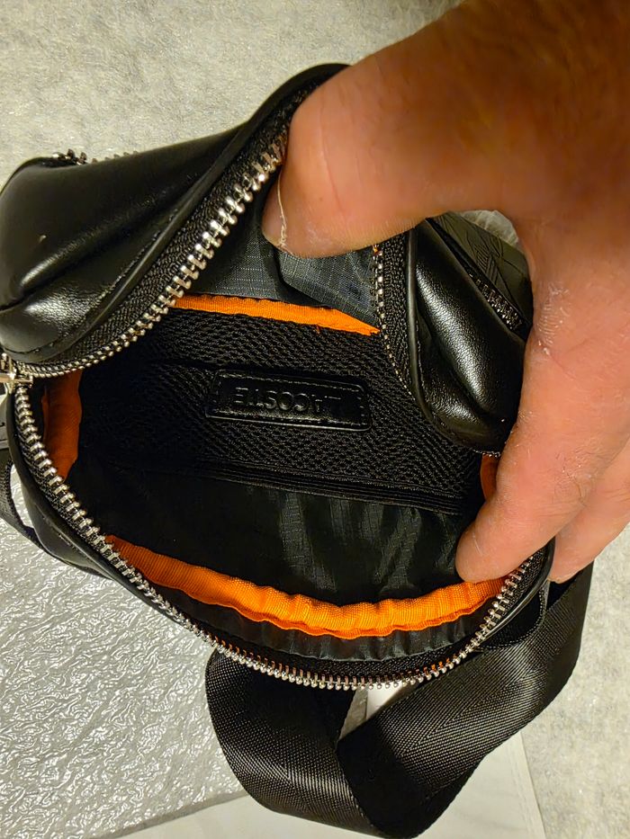 Sac à bandoulière Lacoste - photo numéro 5