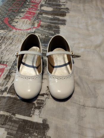 Chaussures vernies blanc cassé