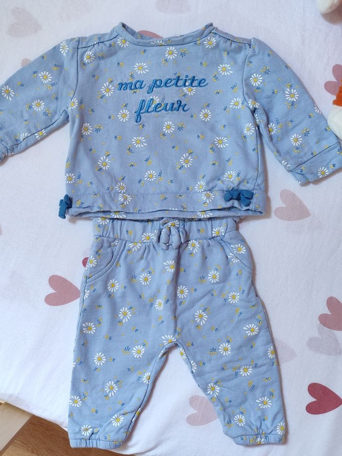 Ensemble pull + jogging - Molletonné - Motifs fleurs - 9 mois - Proche du neuf - Mots d'enfants - photo numéro 4