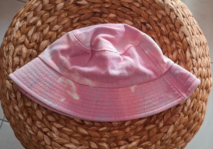 Très joli bob tie and dye rose