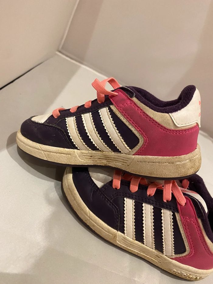 Paire de chaussures adidas - photo numéro 2
