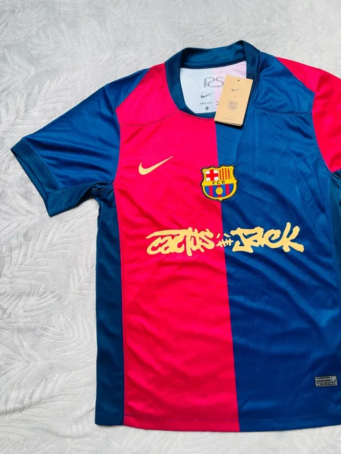 Maillot concept foot Barça bleu rouge Travis Scott taille S - photo numéro 3