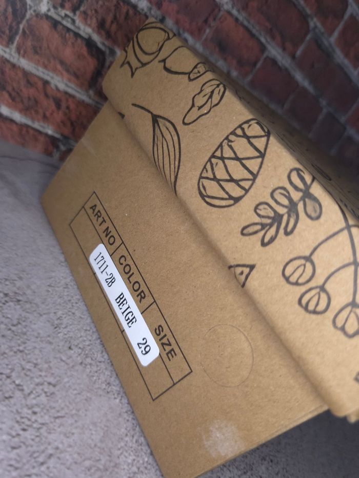 Baskets beige à scratch enfants mixtes tendances - Taille 29 - NEUVES 🌟 - photo numéro 3