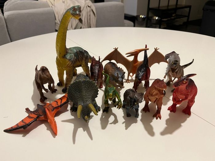 Lot de 14 dinosaures