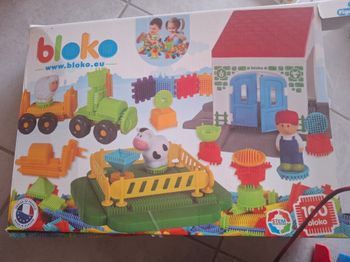 Lot de blokos modèle fermé (style clippos)