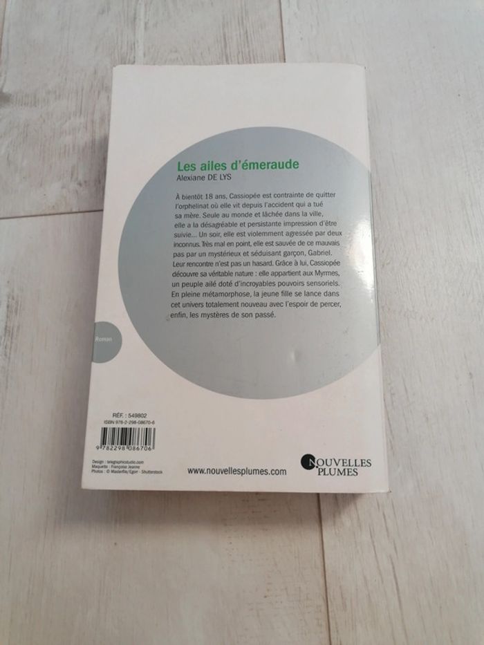 Tome 1 Roman les Ailes d'émeraude - photo numéro 5